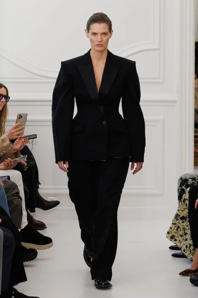 Look 25